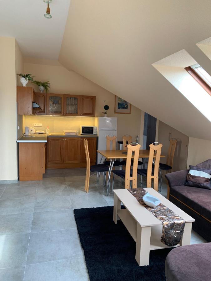 Balaton Kinizsi Apartman Siofok Exterior photo
